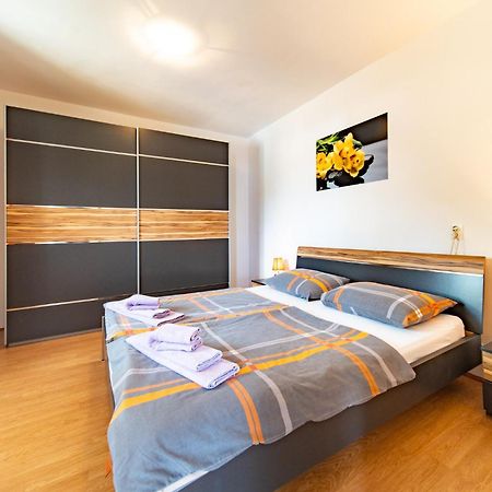 Apartments Lores Rab Town Ngoại thất bức ảnh