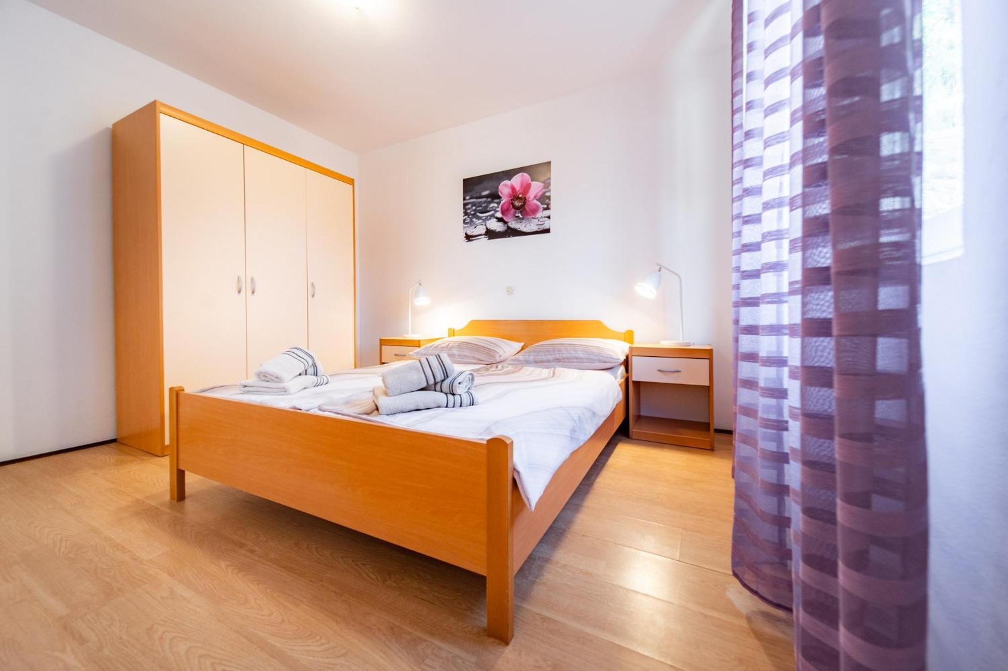 Apartments Lores Rab Town Ngoại thất bức ảnh