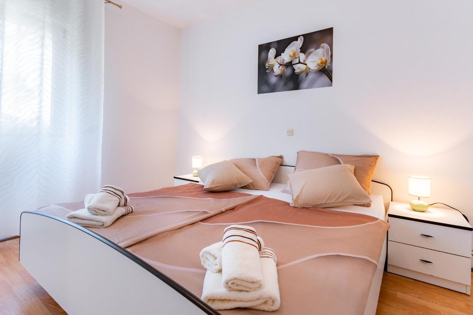 Apartments Lores Rab Town Ngoại thất bức ảnh