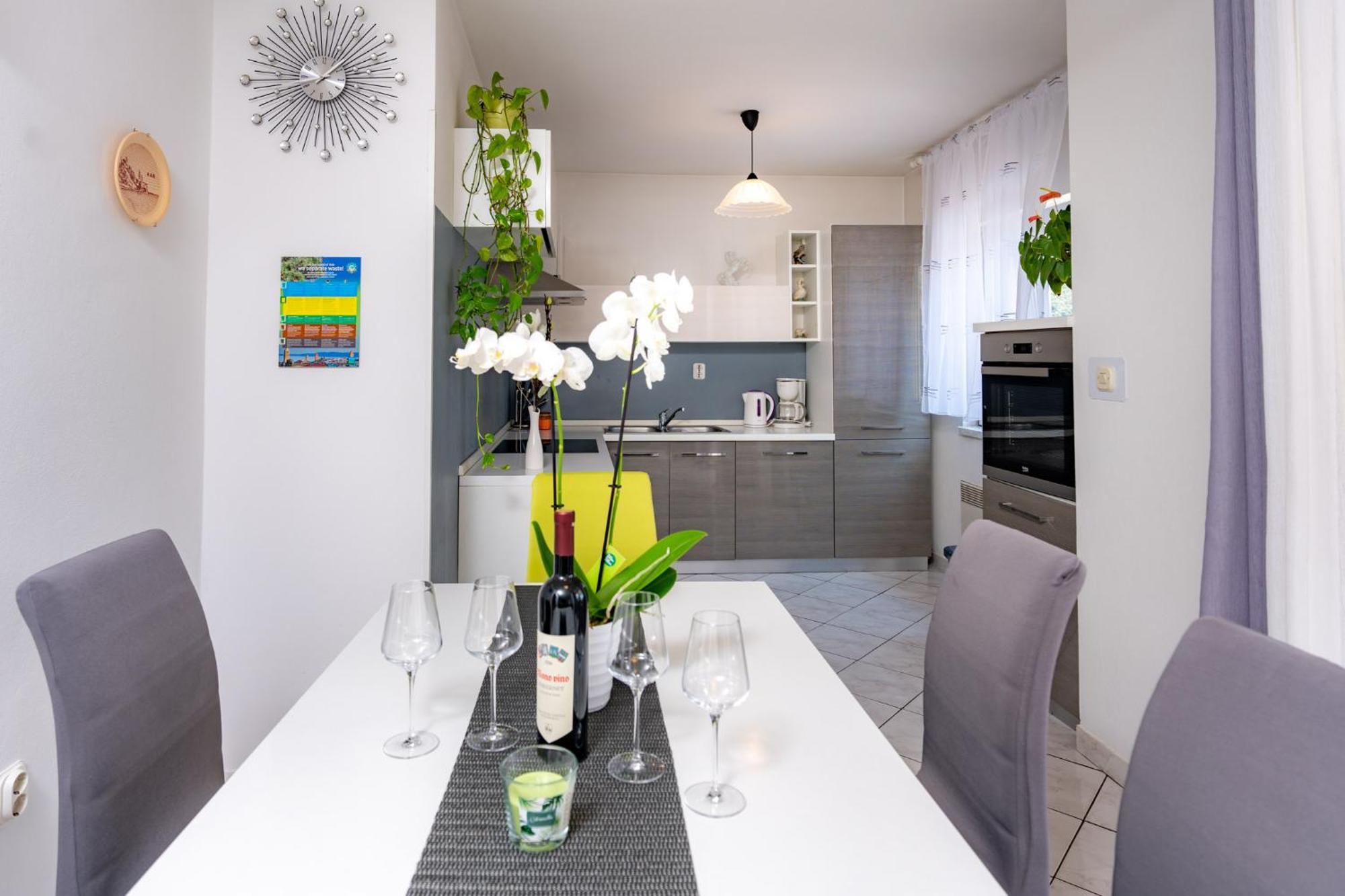 Apartments Lores Rab Town Ngoại thất bức ảnh
