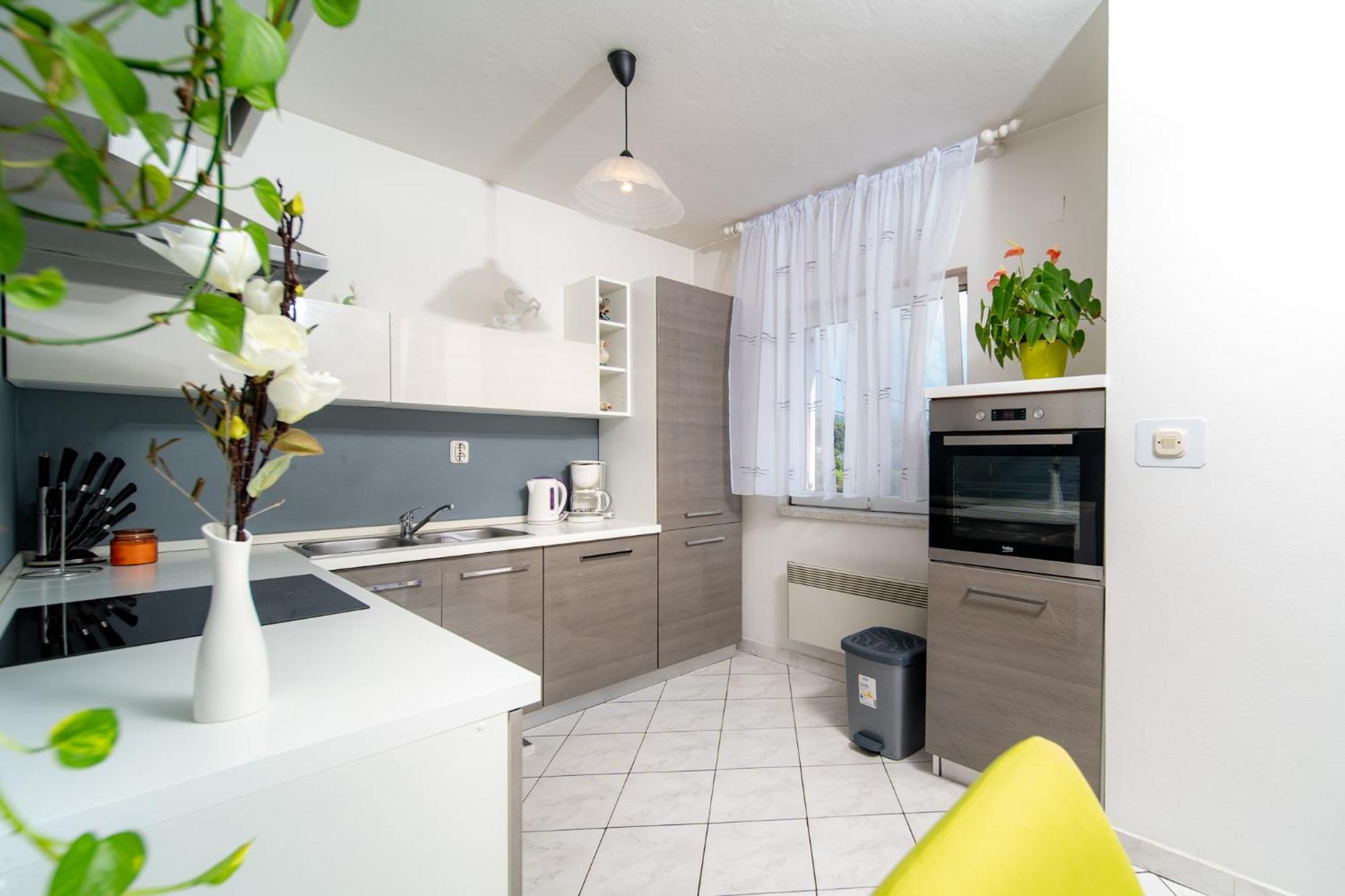 Apartments Lores Rab Town Ngoại thất bức ảnh