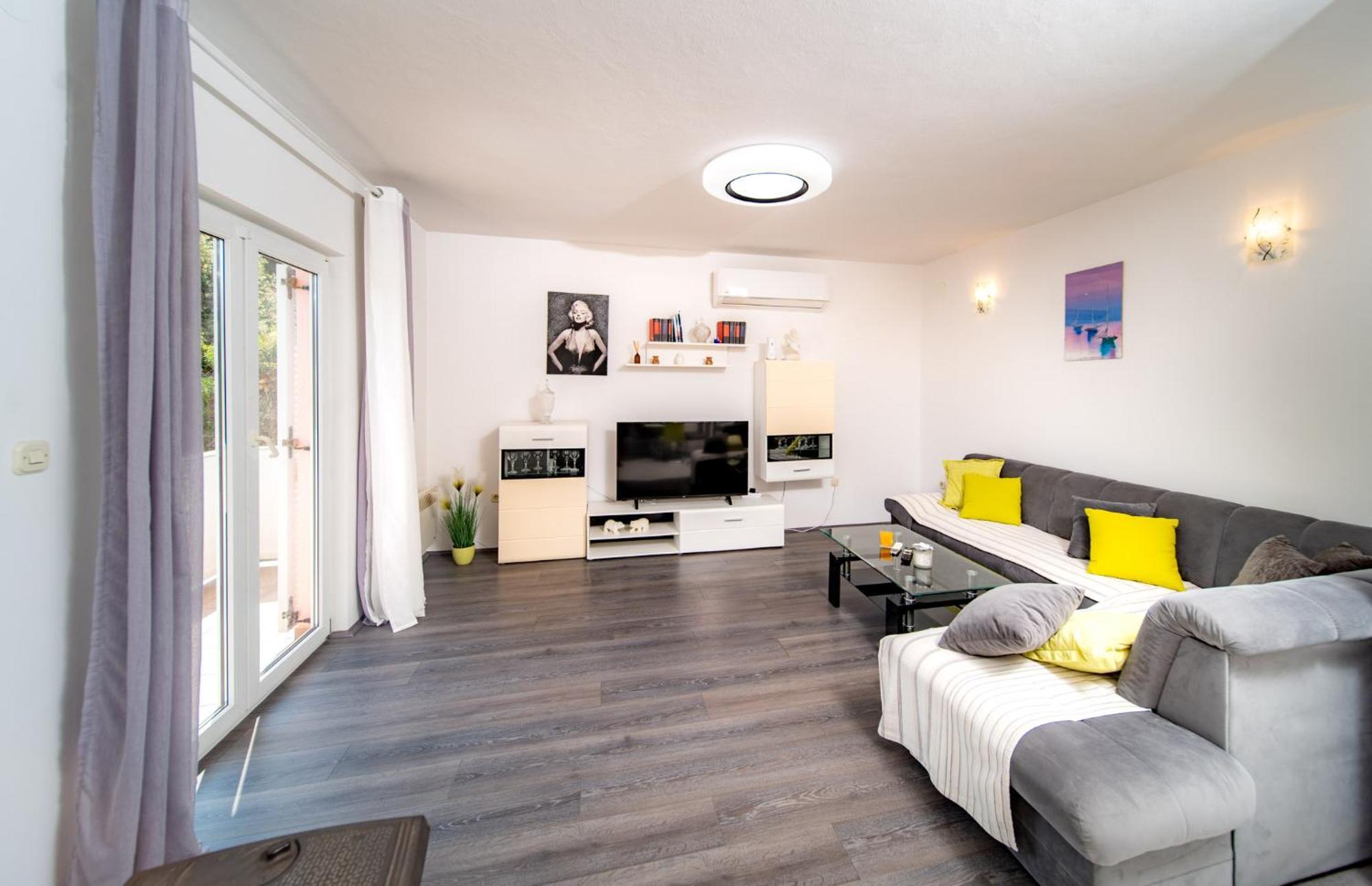 Apartments Lores Rab Town Ngoại thất bức ảnh