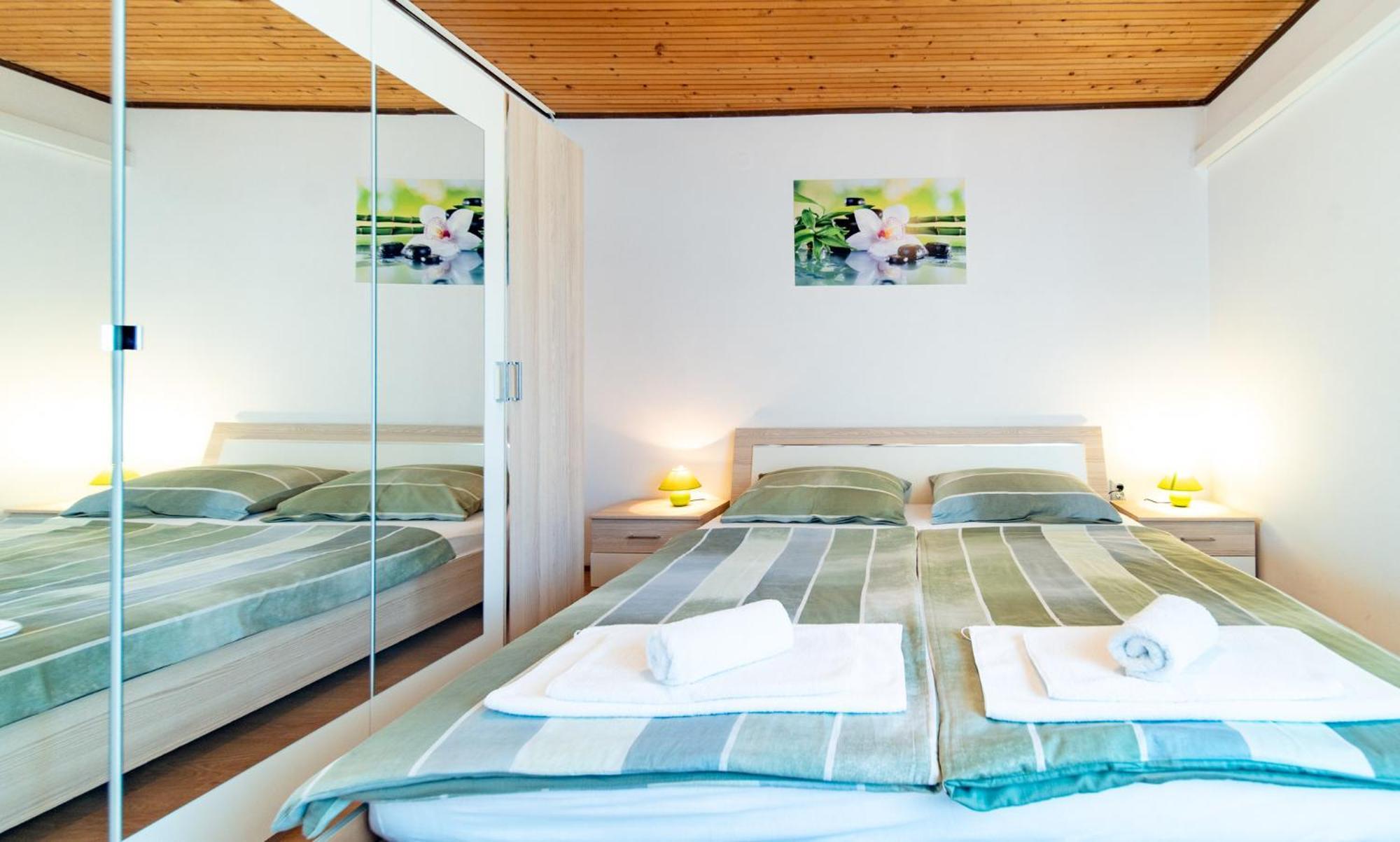 Apartments Lores Rab Town Ngoại thất bức ảnh