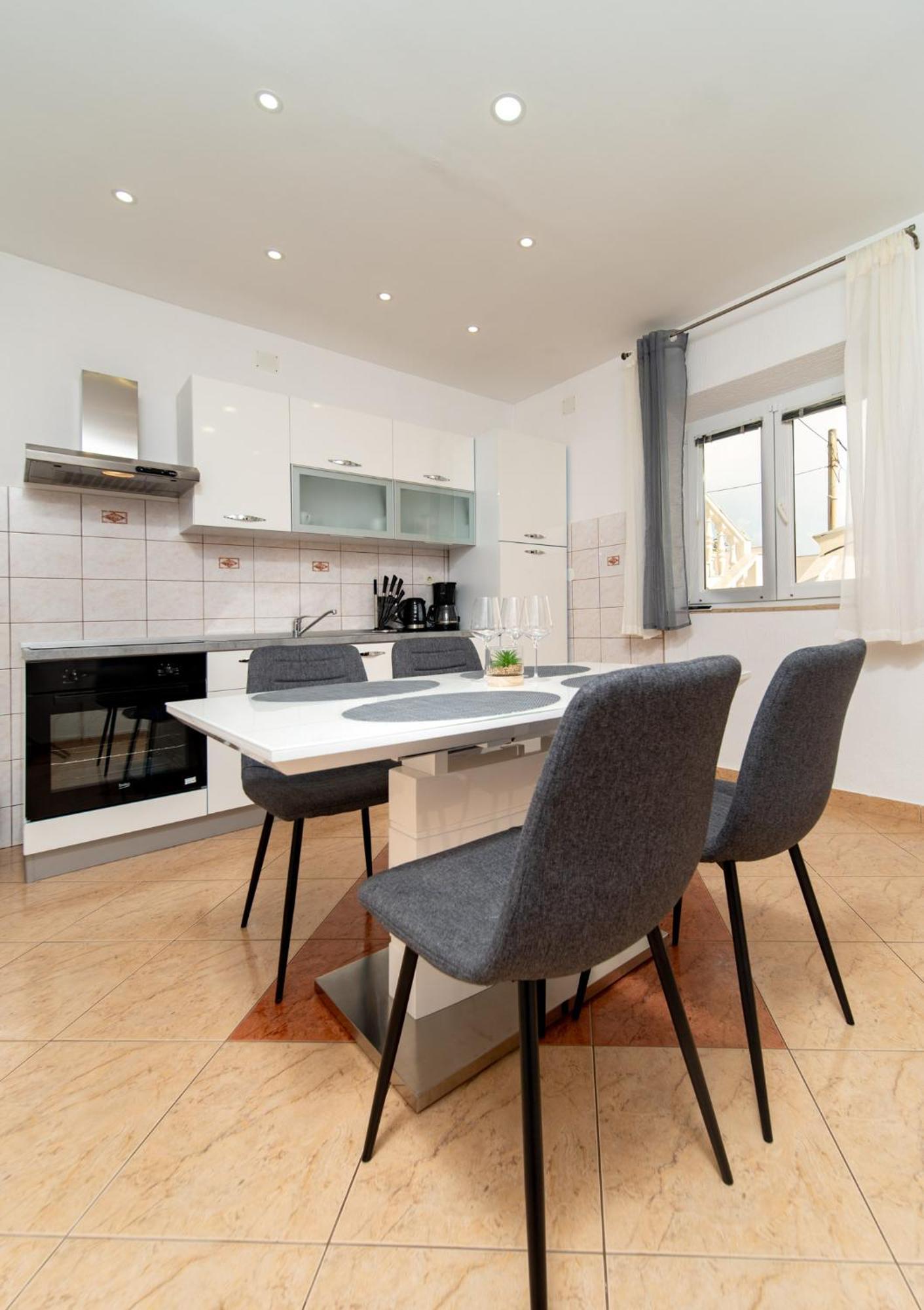 Apartments Lores Rab Town Ngoại thất bức ảnh