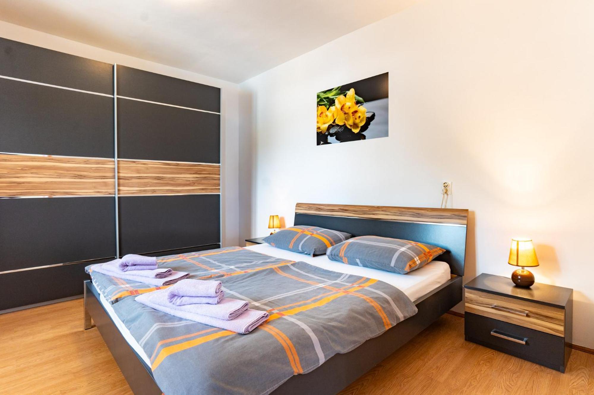 Apartments Lores Rab Town Ngoại thất bức ảnh