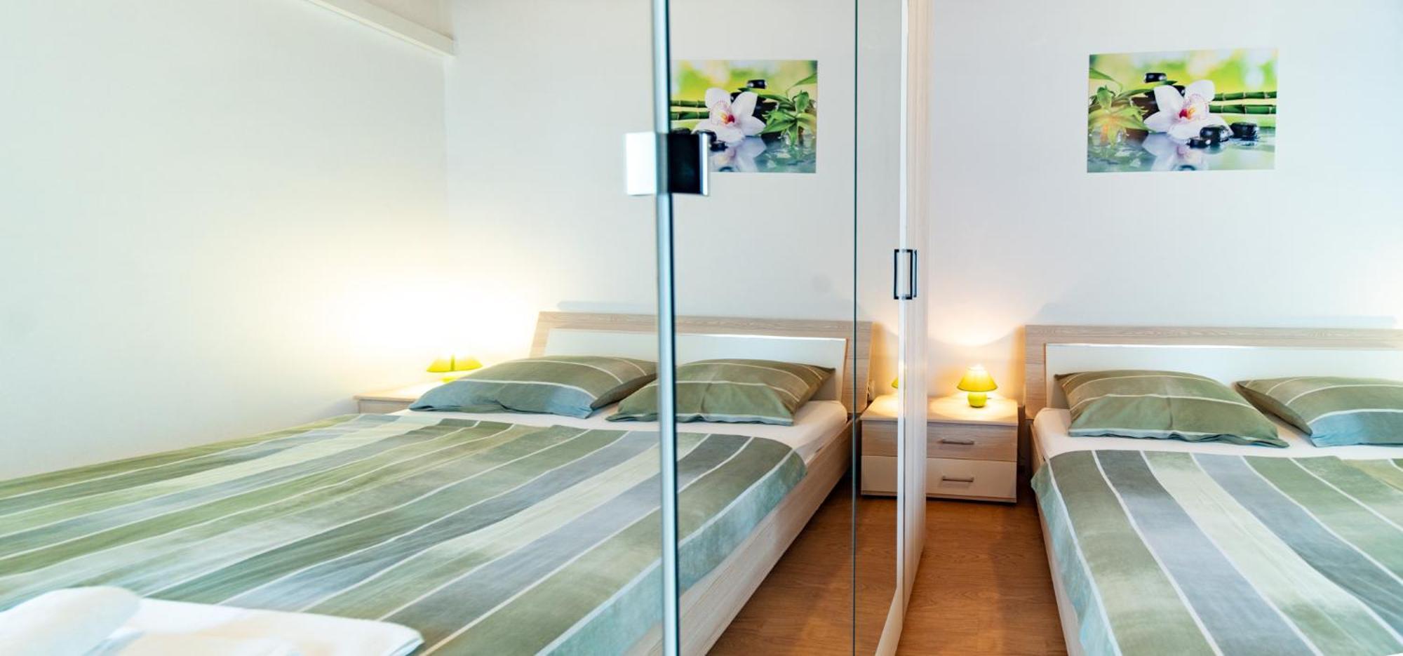 Apartments Lores Rab Town Ngoại thất bức ảnh