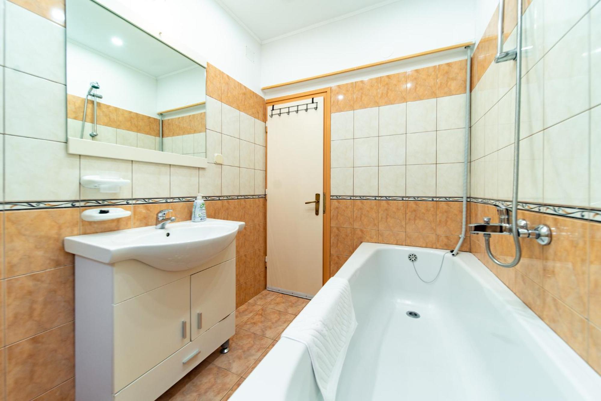 Apartments Lores Rab Town Ngoại thất bức ảnh